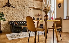 Le Rousseau - Appartement & Suite En Hypercentre